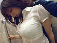 【南沙也香】美人で巨乳な若奥様のマンコに公衆トイレで生チン挿入ｗｗｗ(*´Д｀)(FC2動画)-e