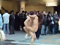 路上で、駅前でハンパない公然わいせつｗｗｗ 公衆の面前で全裸で露出セックス動画(*´Д｀)(NONK Tube)